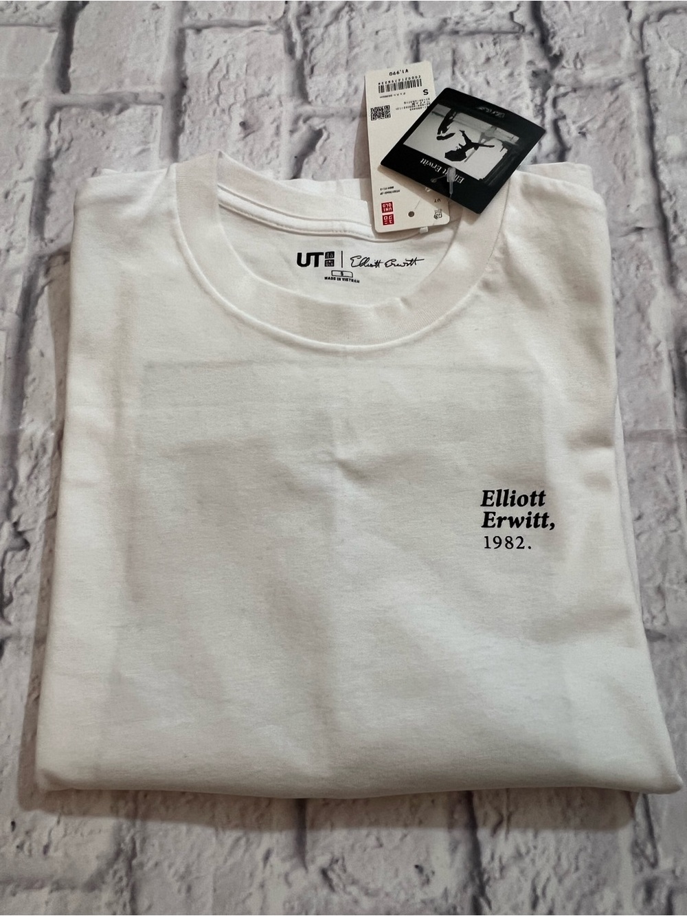 NWT Elliott Erwitt and Yu Nagaba Graphic Crew Neck T-Shirts - White and Cream - Picture 3 of 10